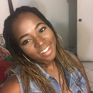 Meet your Posher, Arielle